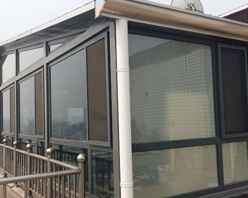 呼和浩特市工商宿舍楼顶德高瓦阳光房